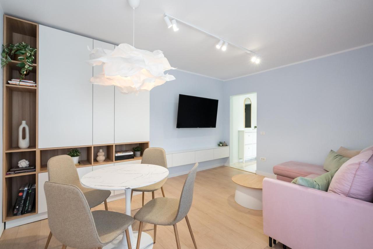 Candy Land Downtown Apartment Bukarest Exteriör bild