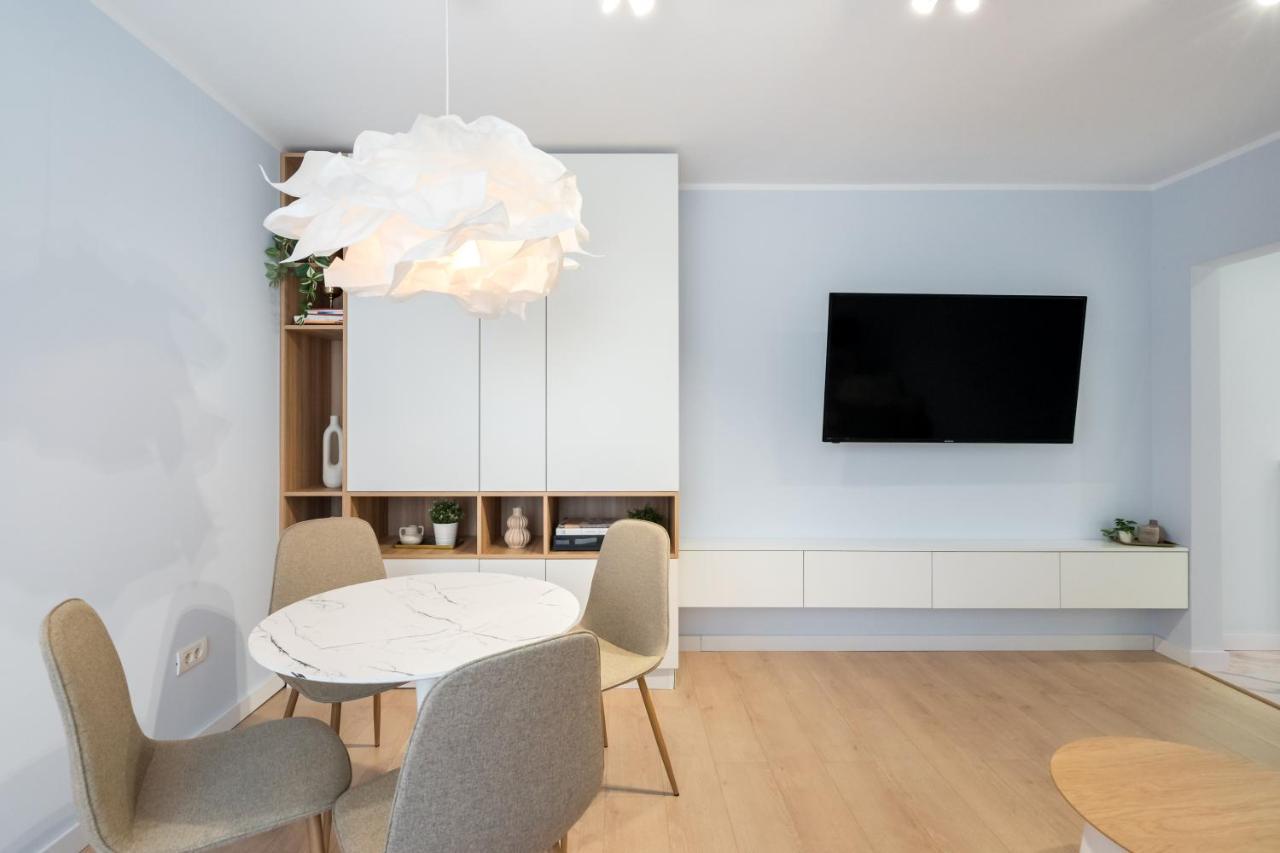 Candy Land Downtown Apartment Bukarest Exteriör bild